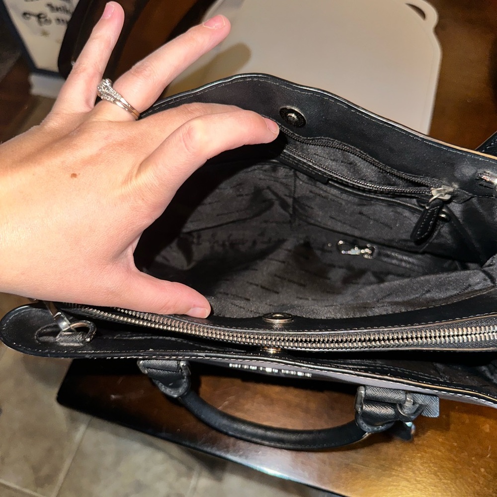 Michael Kors two toned crossbody tote - Picture 5 of 8